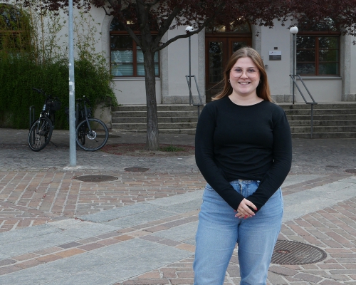 Laura Crettenand, stagiaire au Service de l’enseignement